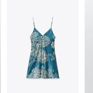 Zara women’s satin effect print dress blue/white size medium